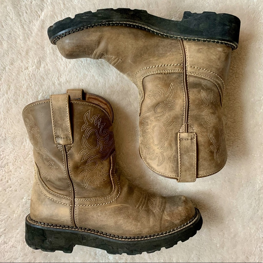 Ariat Fatbabys tan brown leather round toe western work boot size 9